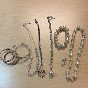 Assorted jewelry set